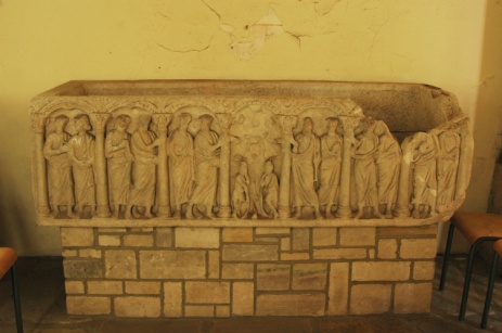 C:\Users\Fatima\Documents\Saint-Piat\Bulletin église\Bulletin photos\Sarcophage.JPG